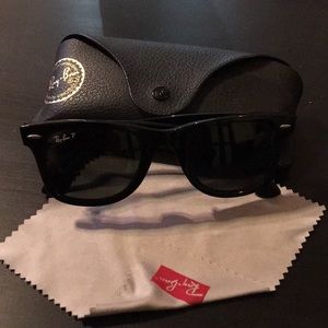 Ray-ban Classic Wayfarer sunglasses